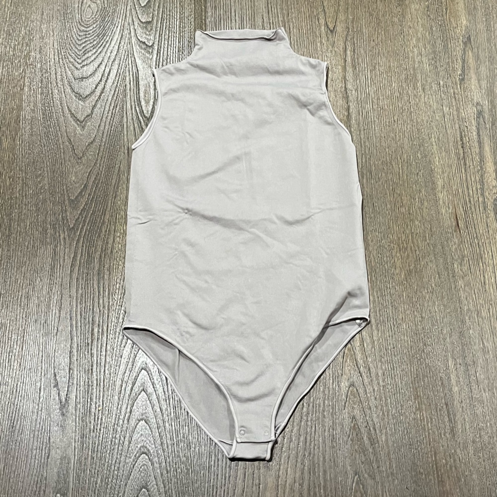 NWOT Skims Fits Everybody Sleeveless Mock Neck Bodysuit - Size L/XL